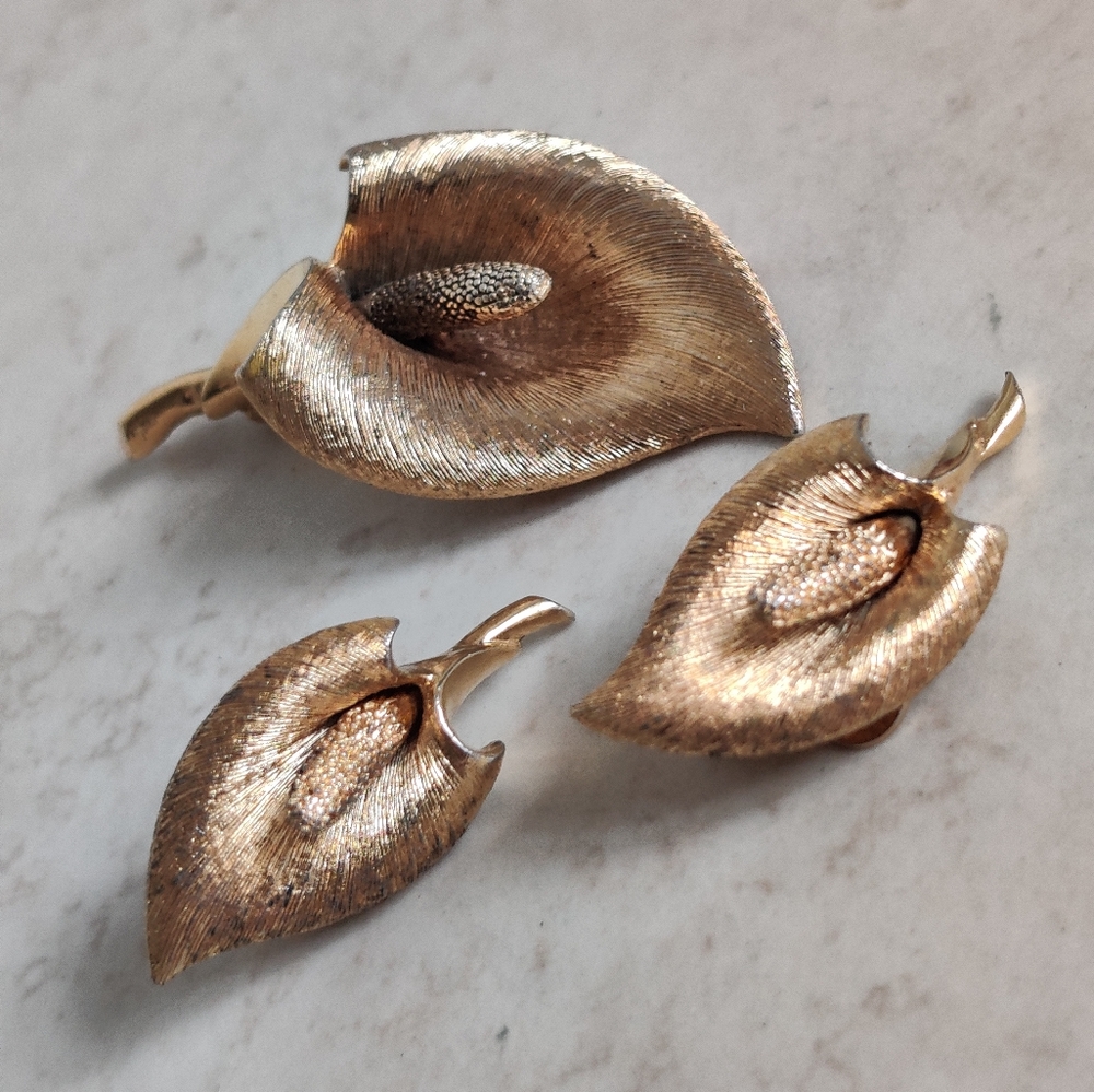 Elegant Marcel Boucher Matte Gold Calla Lily Jewelry Set